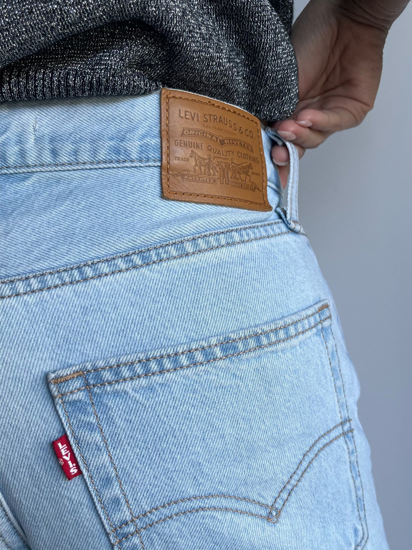 JEAN LEVIS
