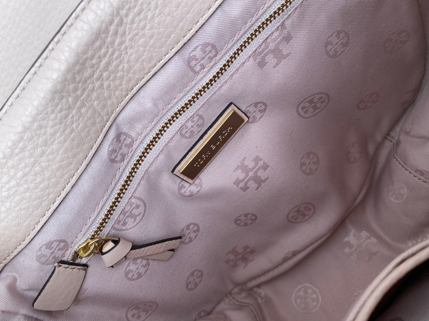 CARTERA TORY BURCH