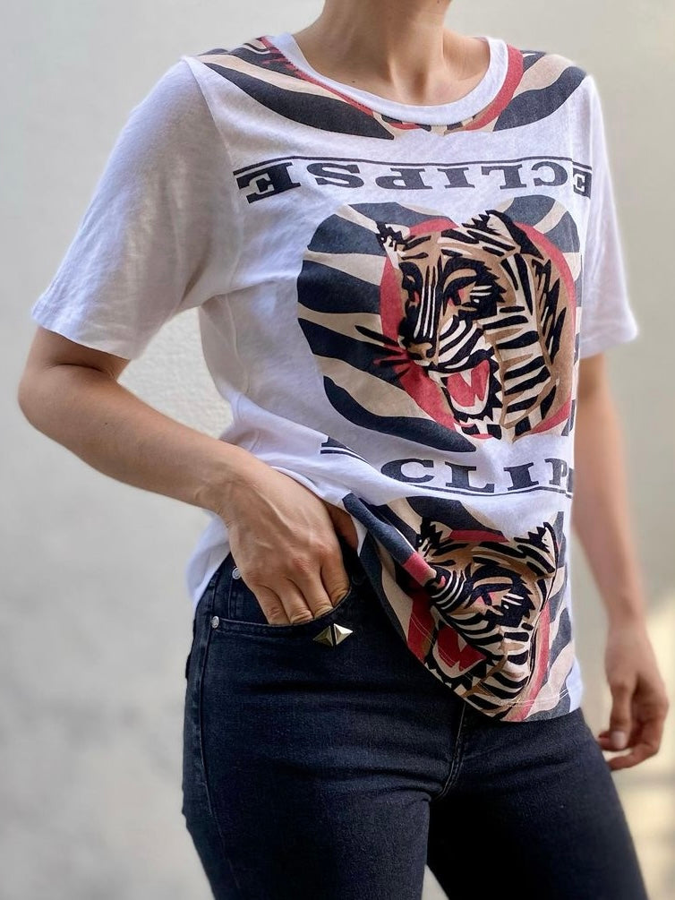 Remera JAZMÍN CHEBAR.
